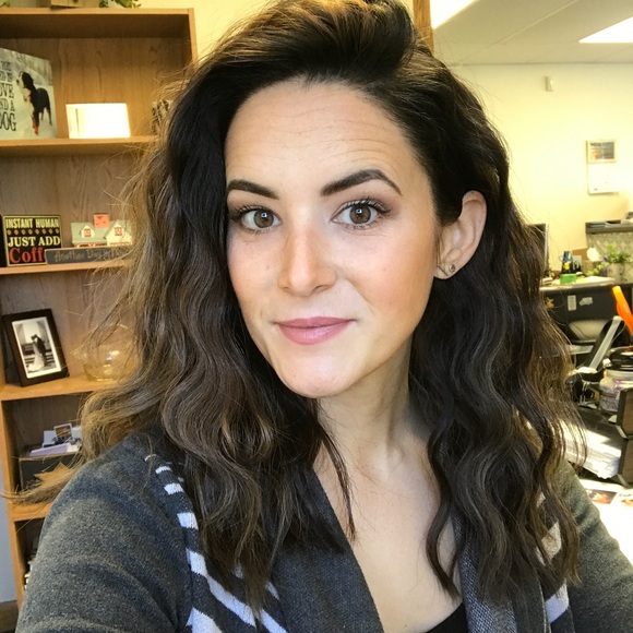 Meet your Posher, Cara - Picture 1 of 1